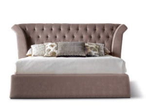 Кровать с капитонным изголовьем