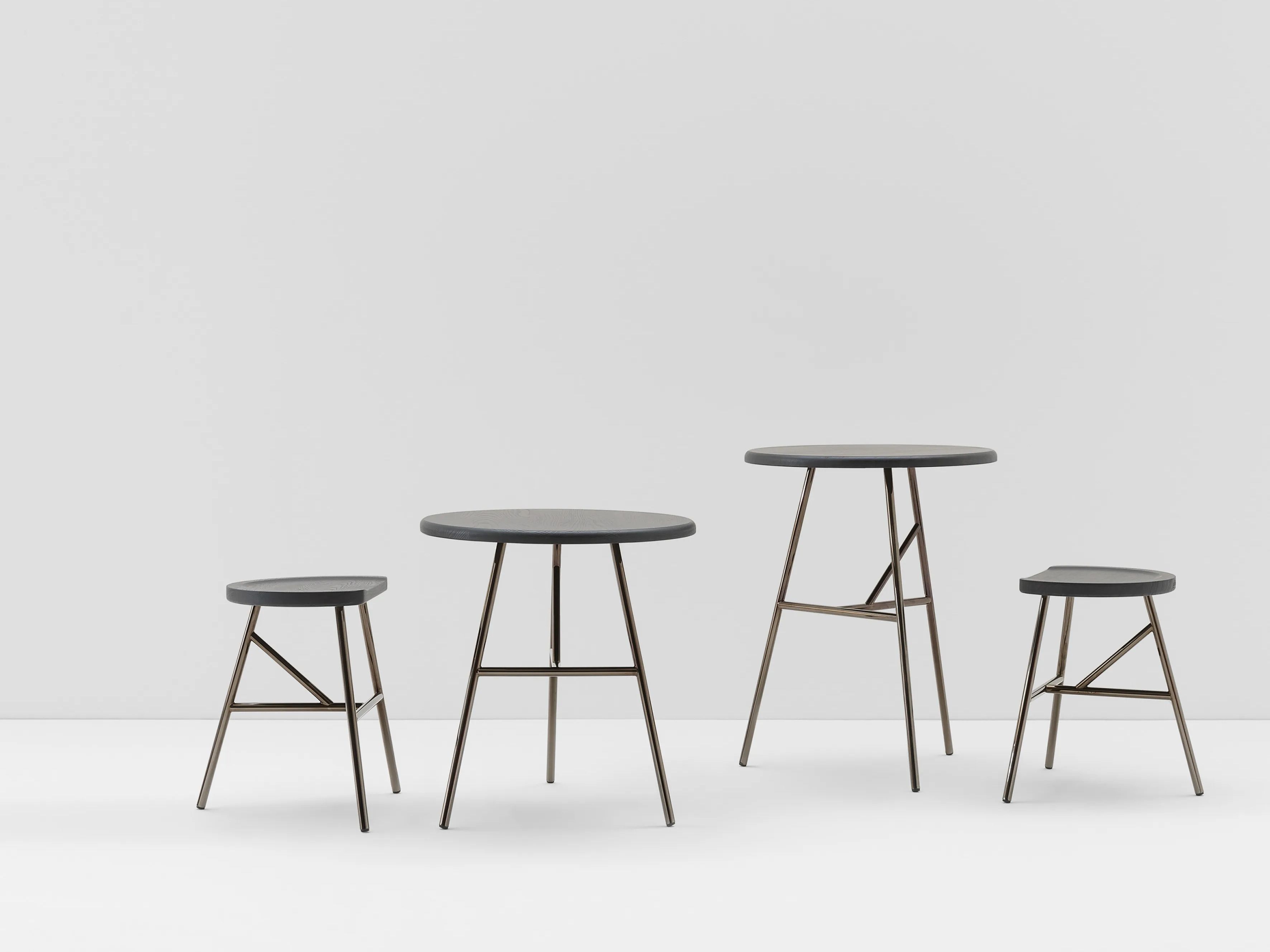 Круглый стол из стали и ясеня Billiani Puccio ARCH-00046599 - Вид №1