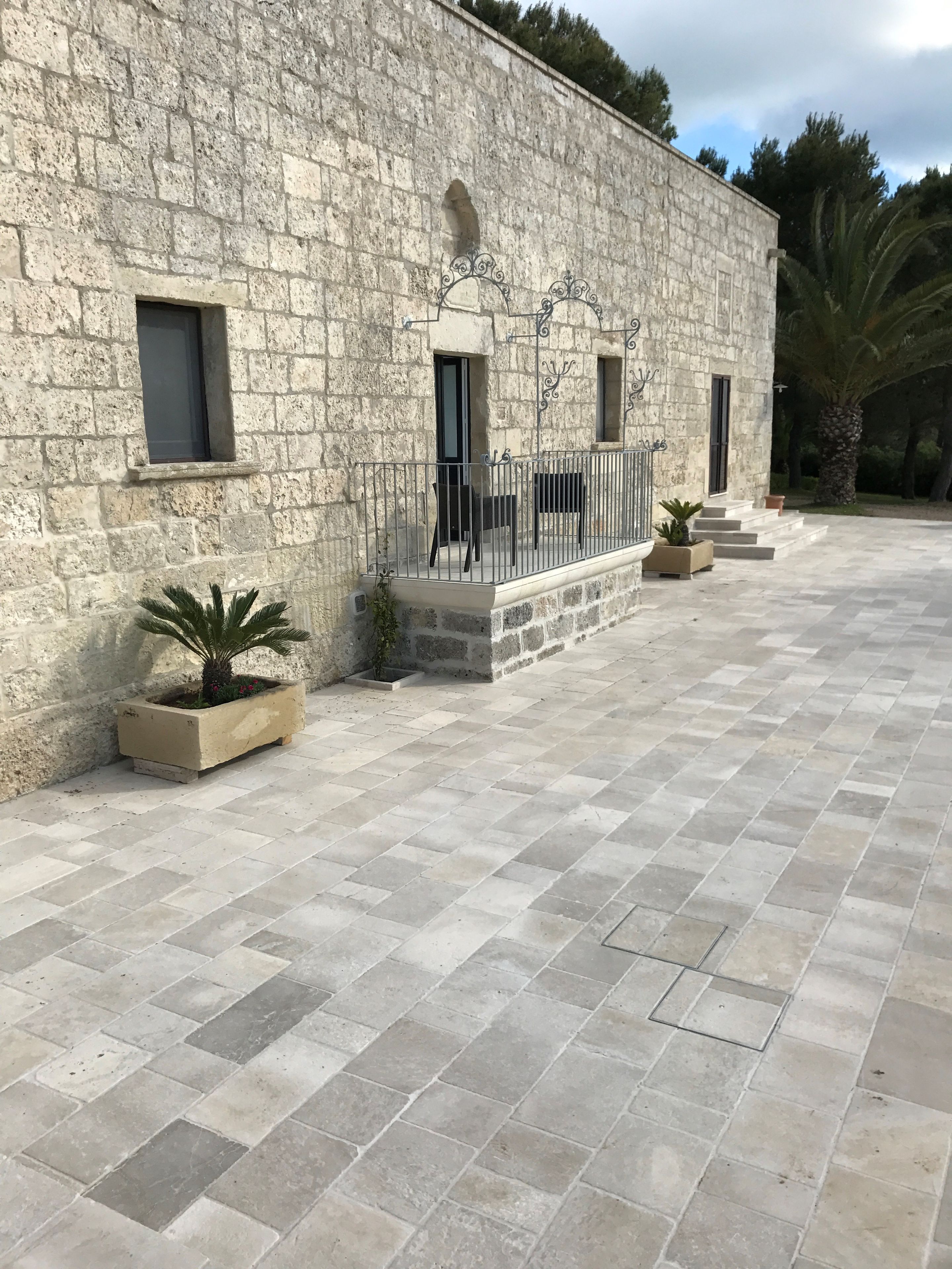 Прямоугольная плантатор из камня Лечче PIMAR Fioriera per spazi pubblici rettangolare ARCH-00140395 - Вид №4