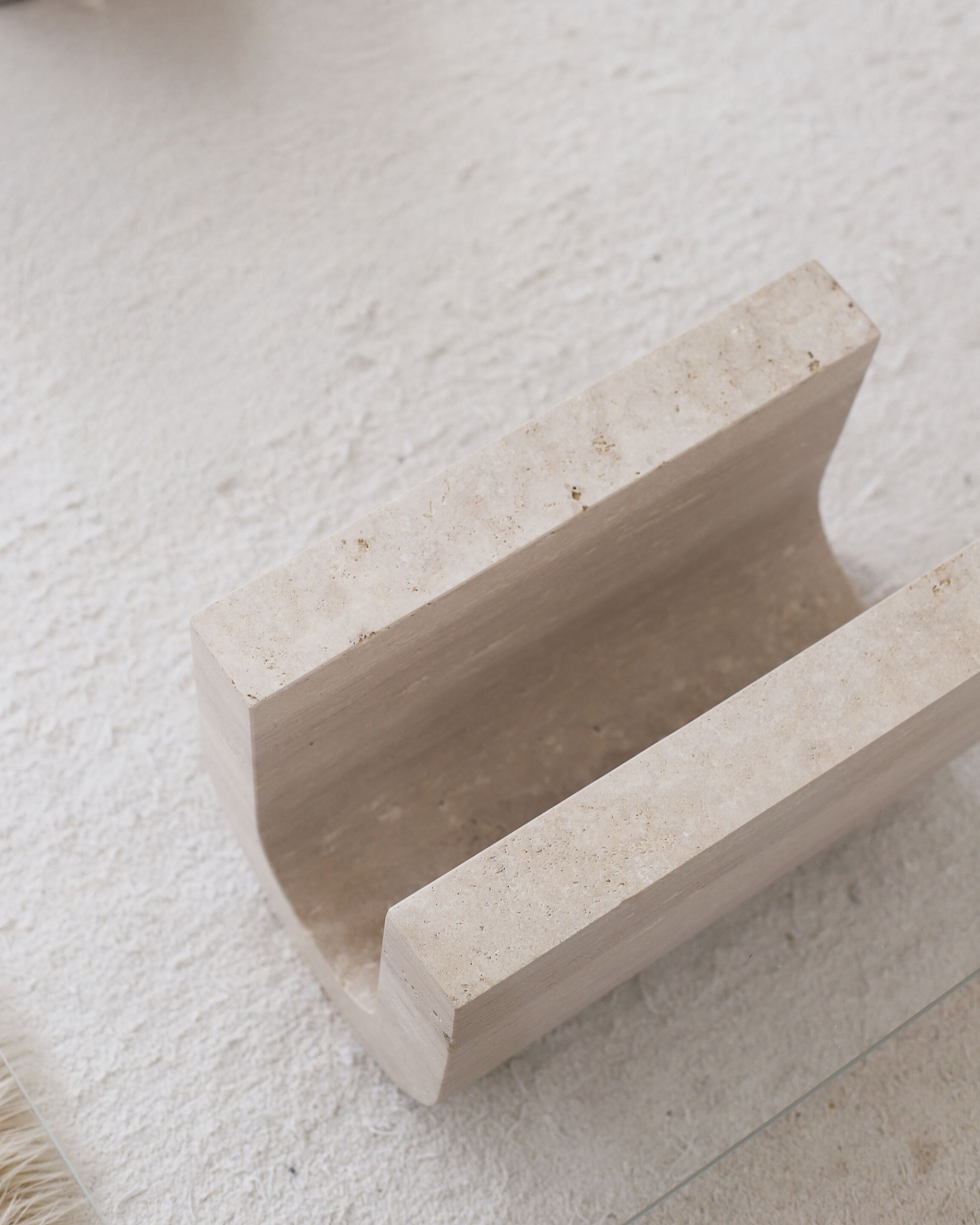 Низкий журнальный столик из травертина и стеклянная столешница YET. Design Studio TONOZ ARCH-00122633 - Вид №3