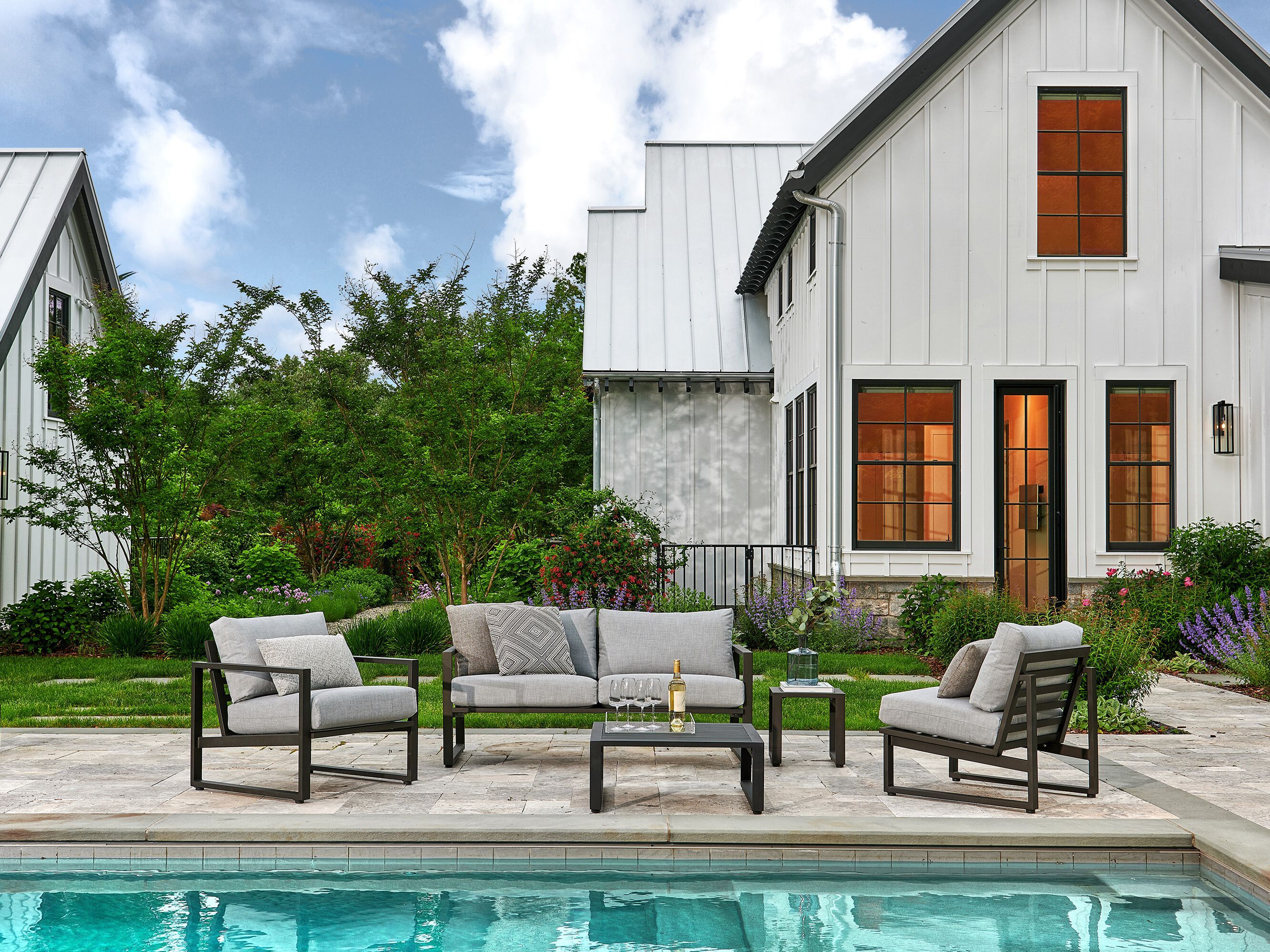 Алюминиевый квадратный журнальный столик Walters Tidal ARCH-00005068