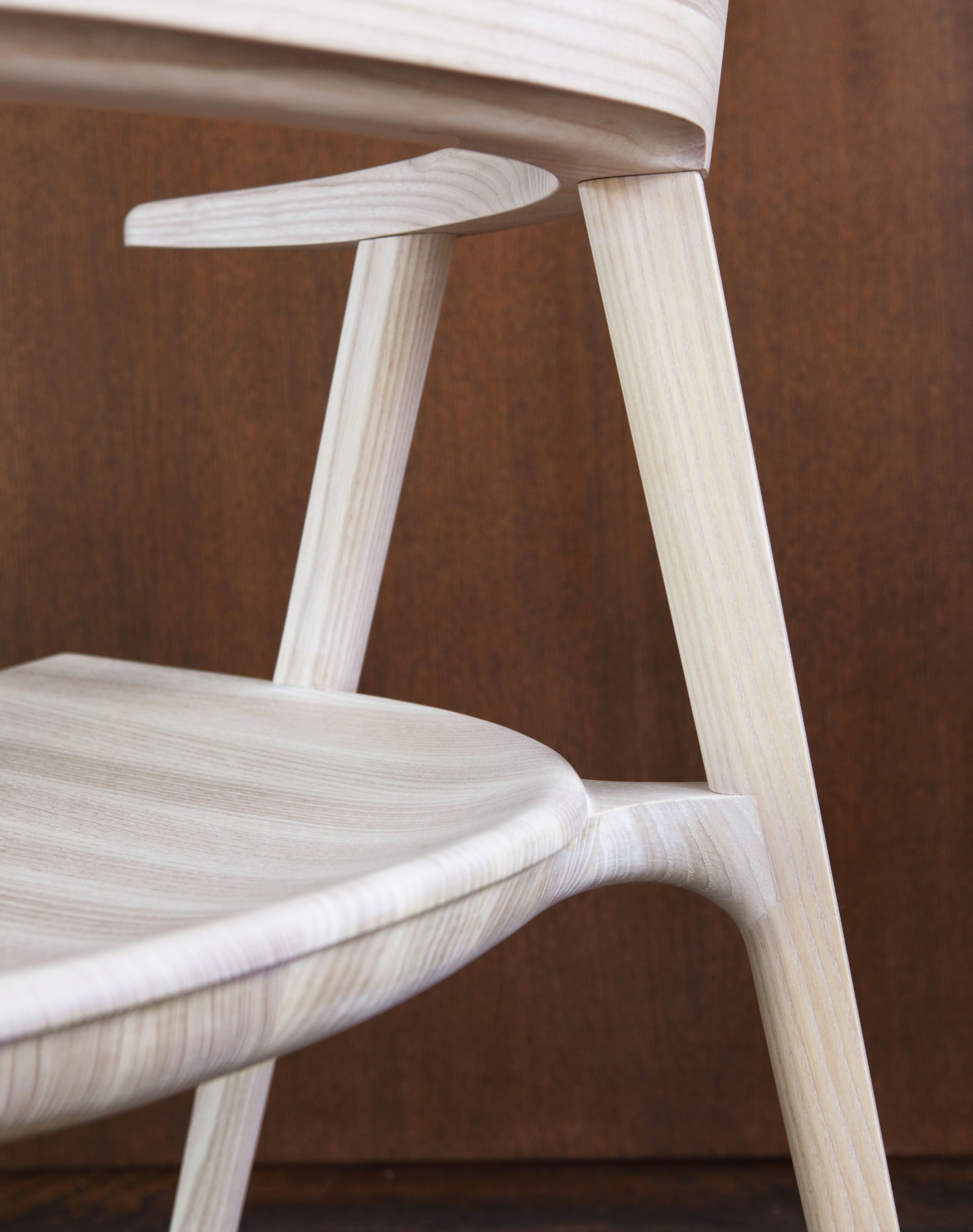 Стул из массива дерева с подлокотниками BassamFellows ARCH-00143399 - Вид №3