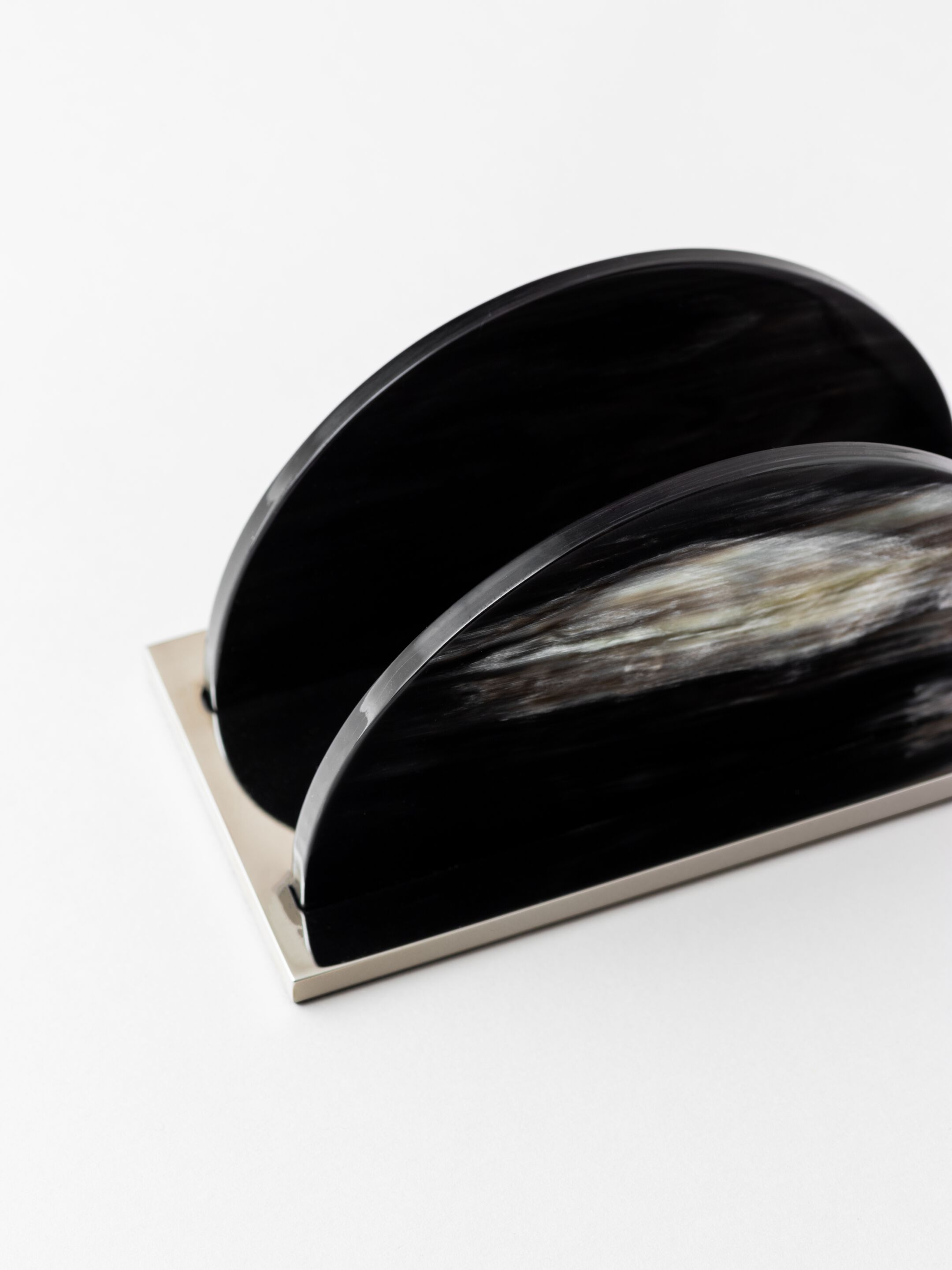 Держатель для салфеток из рога и латуни Zanchi 1952 PZHLV34BNNK ARCH-00012265 - Вид №1