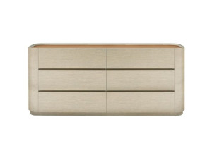 Деревянный комод