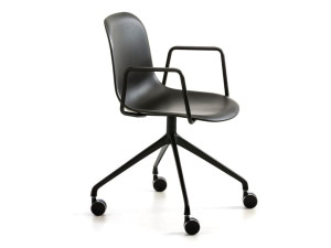 Офисное кресло с колесами с подлокотниками