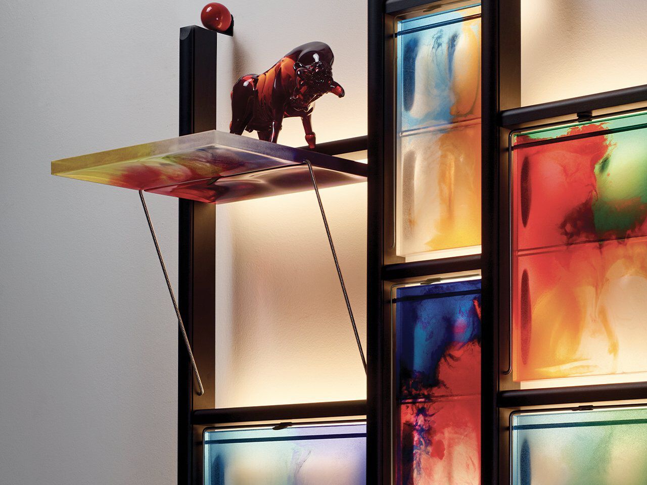 Настенный книжный шкаф из смолы и бука с освещением Bottega Ghianda LUIGI (O MI AMATE VOI) ARCH-00144101 - Вид №3