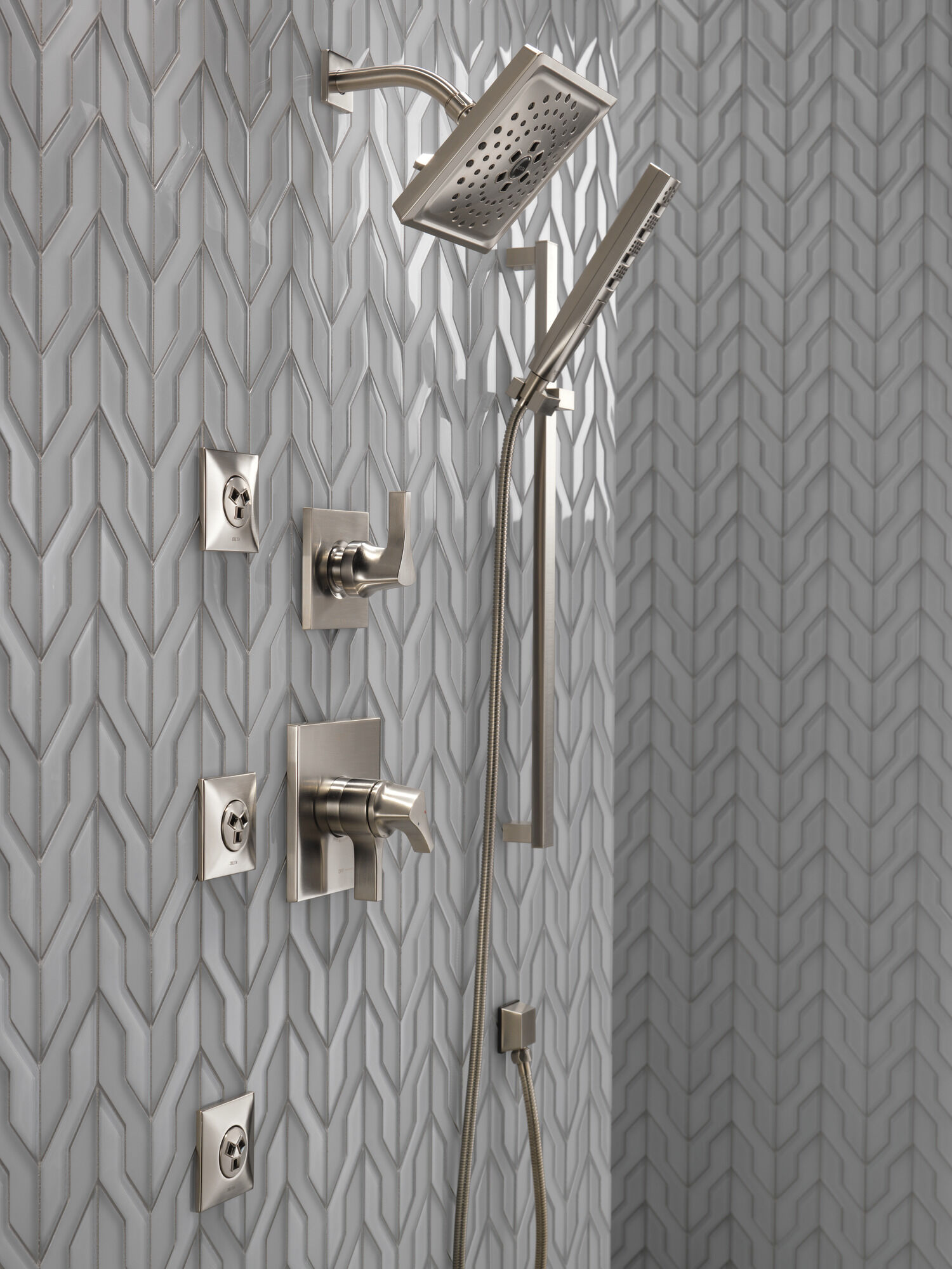 HydraChoice® Body Spray - H2Okinetic® Успокаивающая насадка-спрей Delta Faucet SH5003-SS - Вид №19