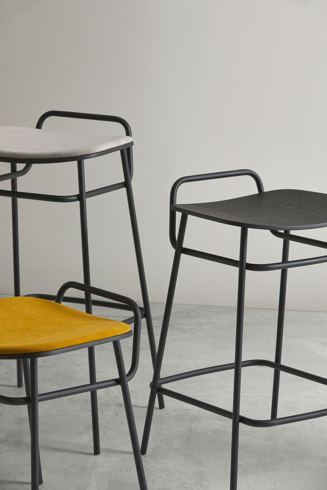 Высокий металлический стул с мягким сиденьем Blasco&Vila Fosca ARCH-00111833 - Вид №9