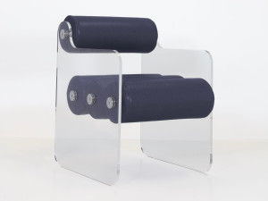 Стул с подлокотниками