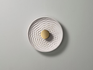 Светодиодный настенный светильник из штукатурки и латуни