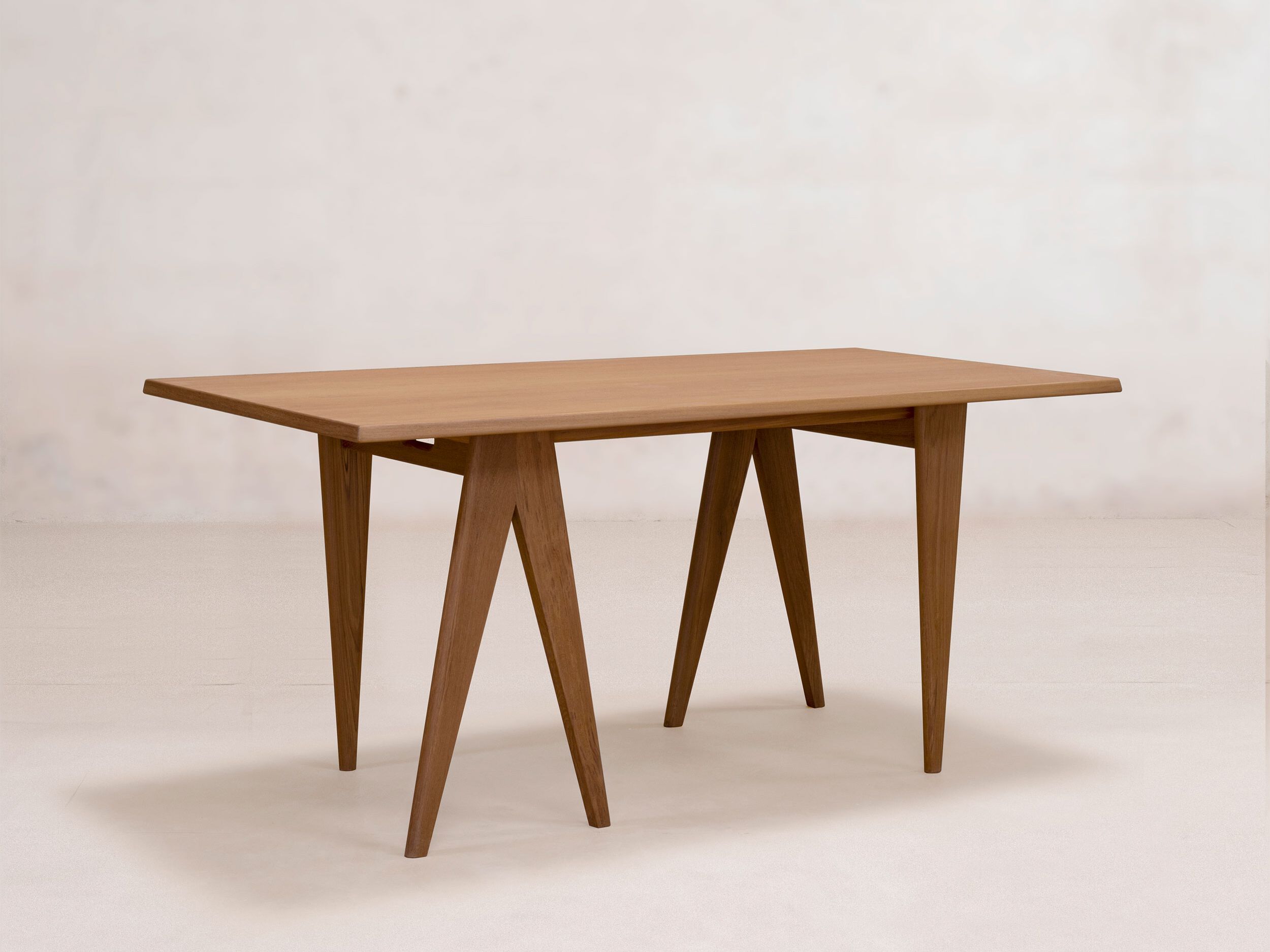 Прямоугольный обеденный стол из тикового дерева Phantom Hands X + L ARCH-00117320 - Вид №1