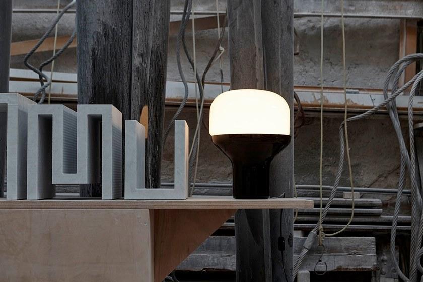 Martinelli Luce Светодиодная настольная лампа из алюминия и стекла  828  - Вид №8