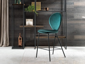 Мягкий стул со спинкой