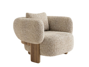 Тканевое кресло с подлокотниками