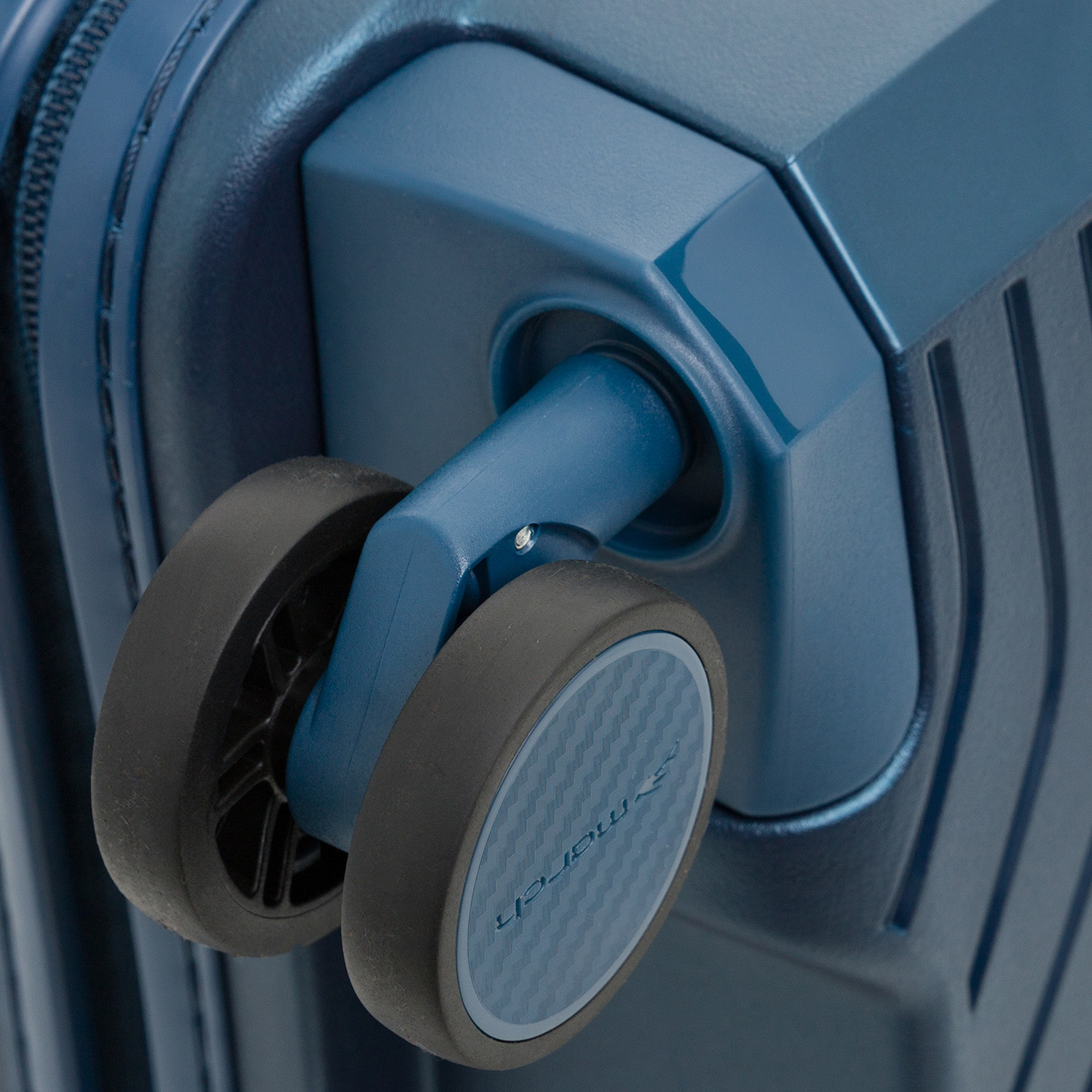 M1200-74-52 Чемодан M1200*52 Spinner 55 March Gotthard Metallic  - Вид №4