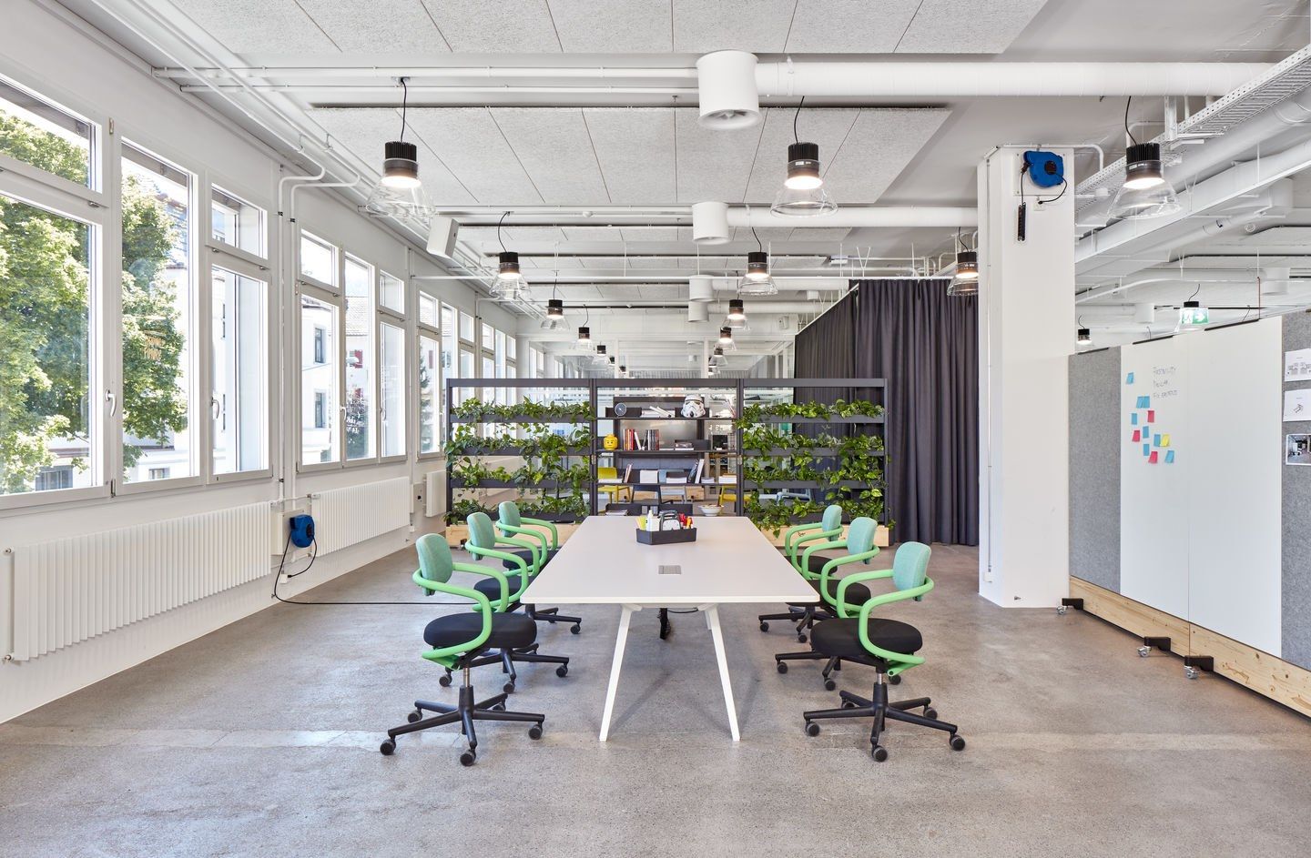 Тканевый стул с подлокотниками VITRA Eames Aluminium Group ARCH-00057694 - Вид №28