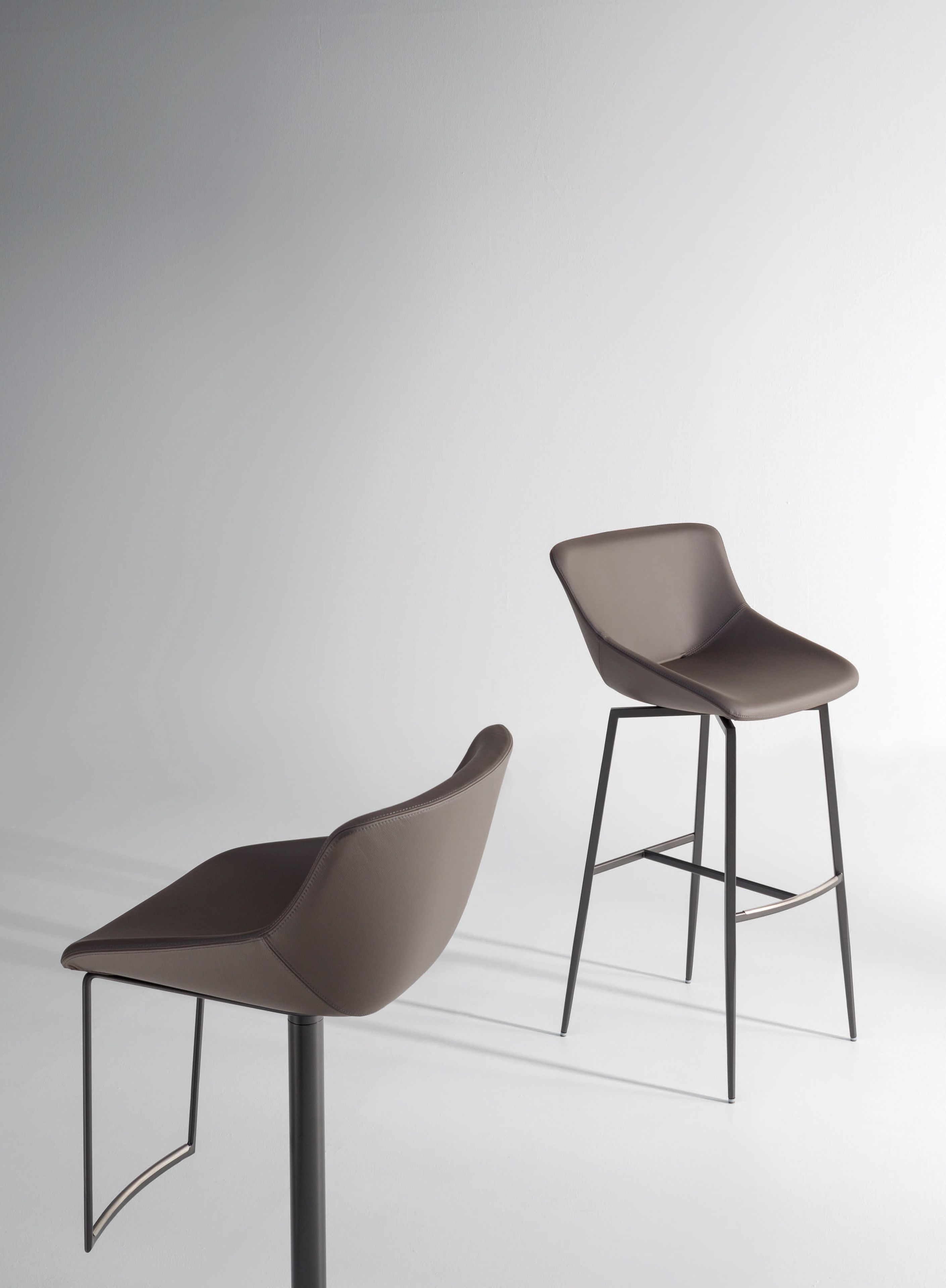 Кожаный поворотный стул с подставкой для ног BONALDO Artika ARCH-00006127 - Вид №2