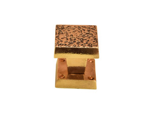 Бронзовая дверная ручка