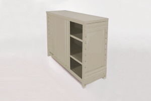 Металлический шкаф с раздвижными дверями