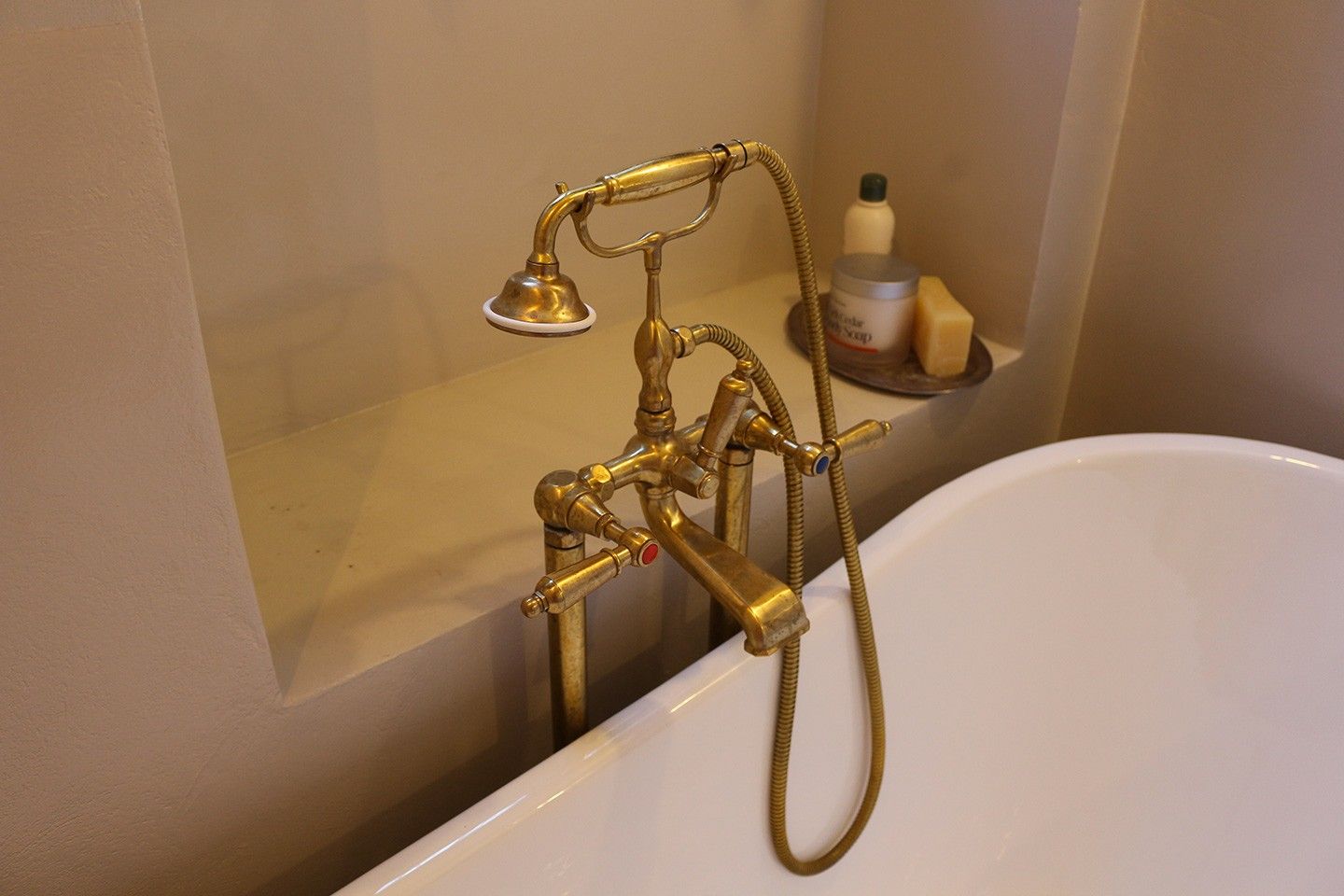 Смеситель для ванны с 2 отверстиями с ручным душем Park Avenue Caruso ARCH-00058198 - Вид №1