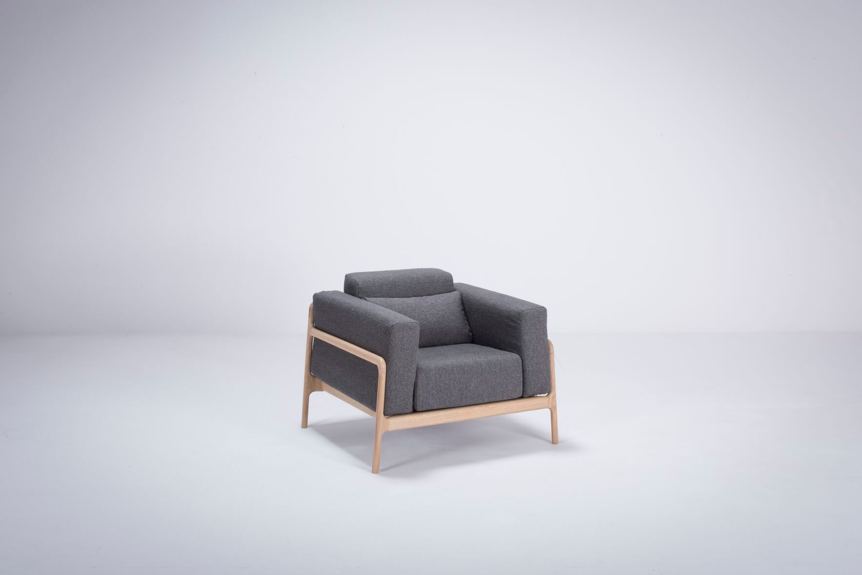 Тканевое кресло с подлокотниками Gazzda Fawn ARCH-00142631 - Вид №4