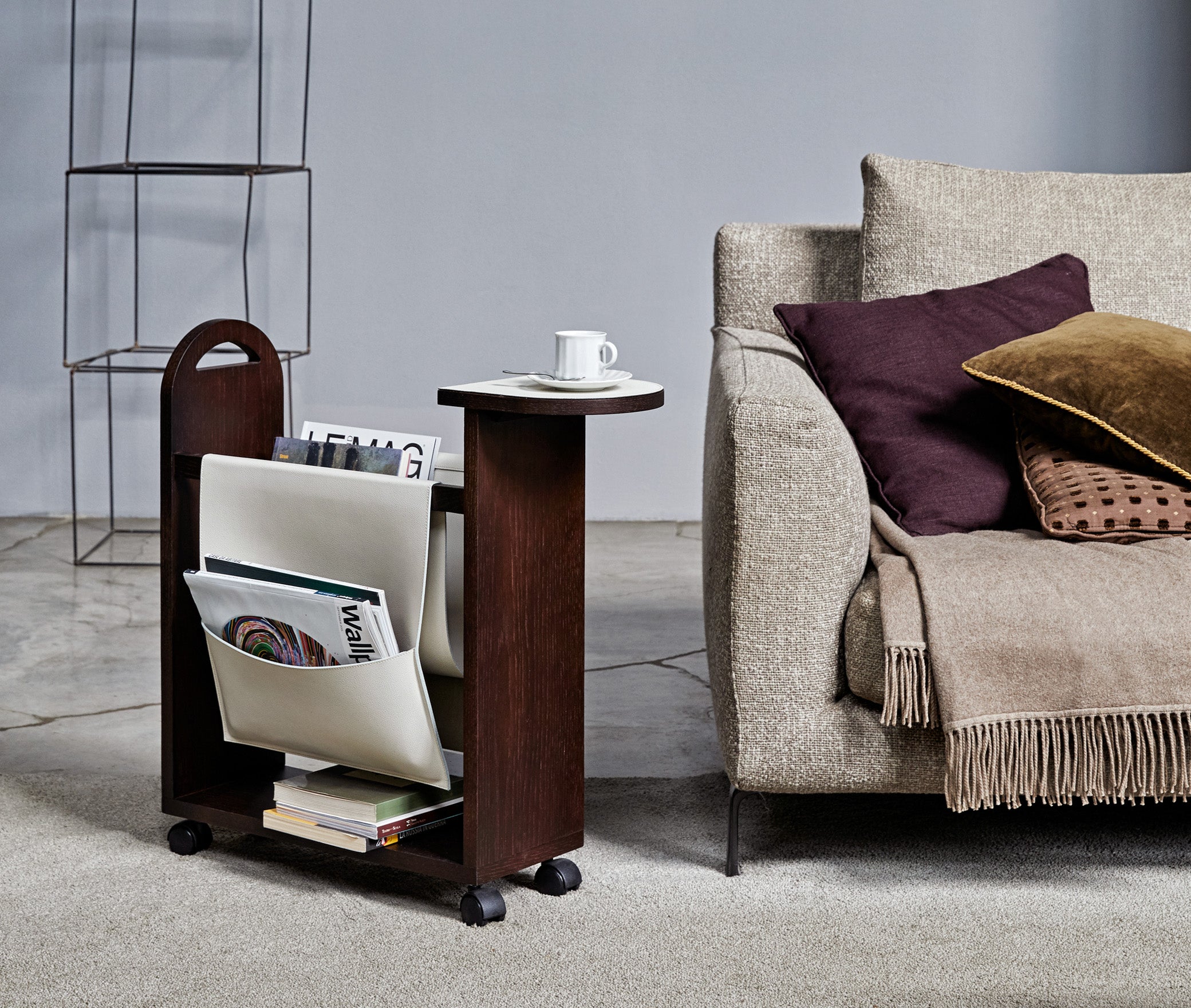 Полка для журналов Tata - 67,5X21,5XH62,5 см / зернистая кожа_белый Pinetti 00.0151.029.000 - Вид №5