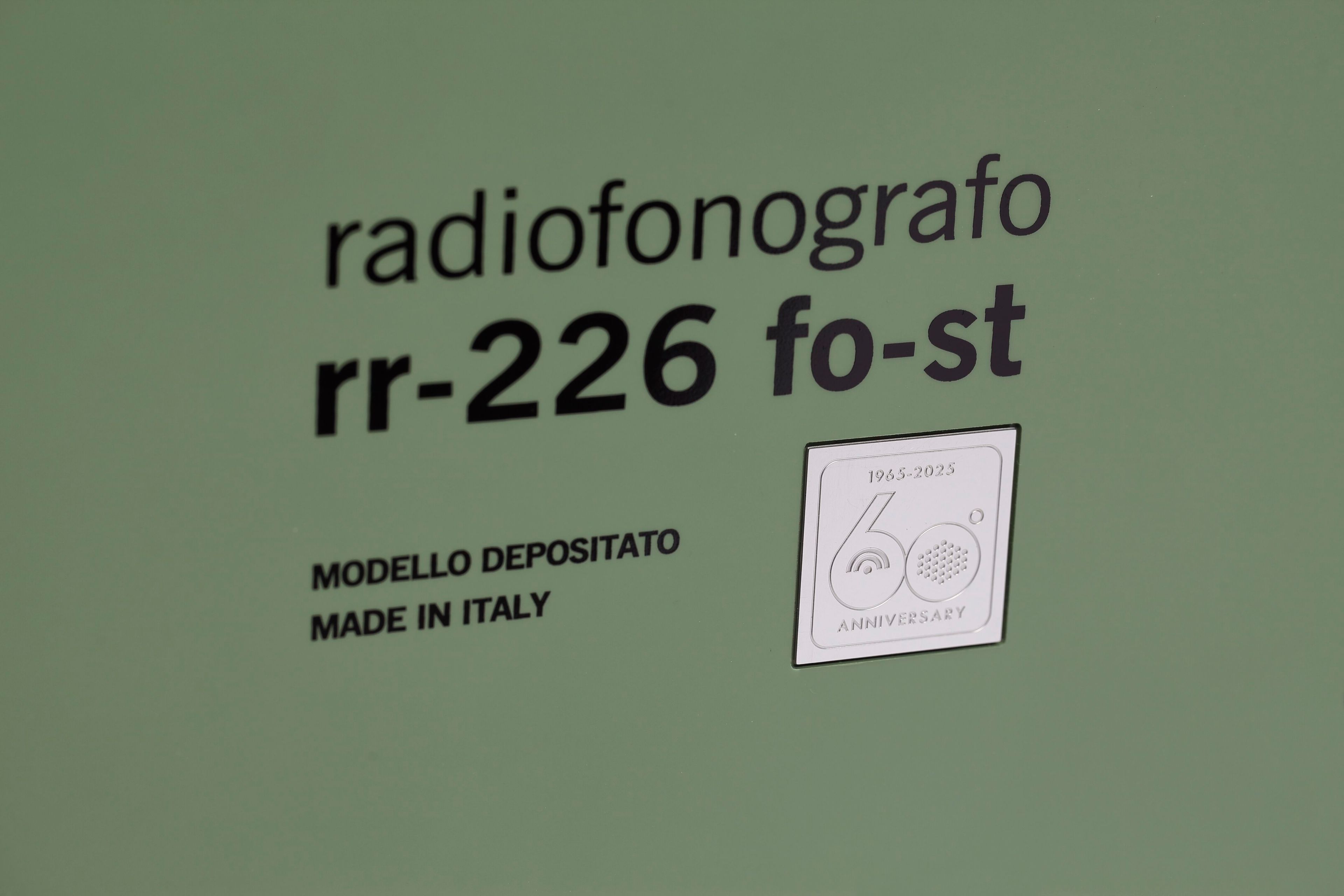 AM/FM-радио и проигрыватель с усилителем Brionvega RADIOFONOGRAFO RR226 - 60TH ANNIVERSARY ARCH-00057249 - Вид №10