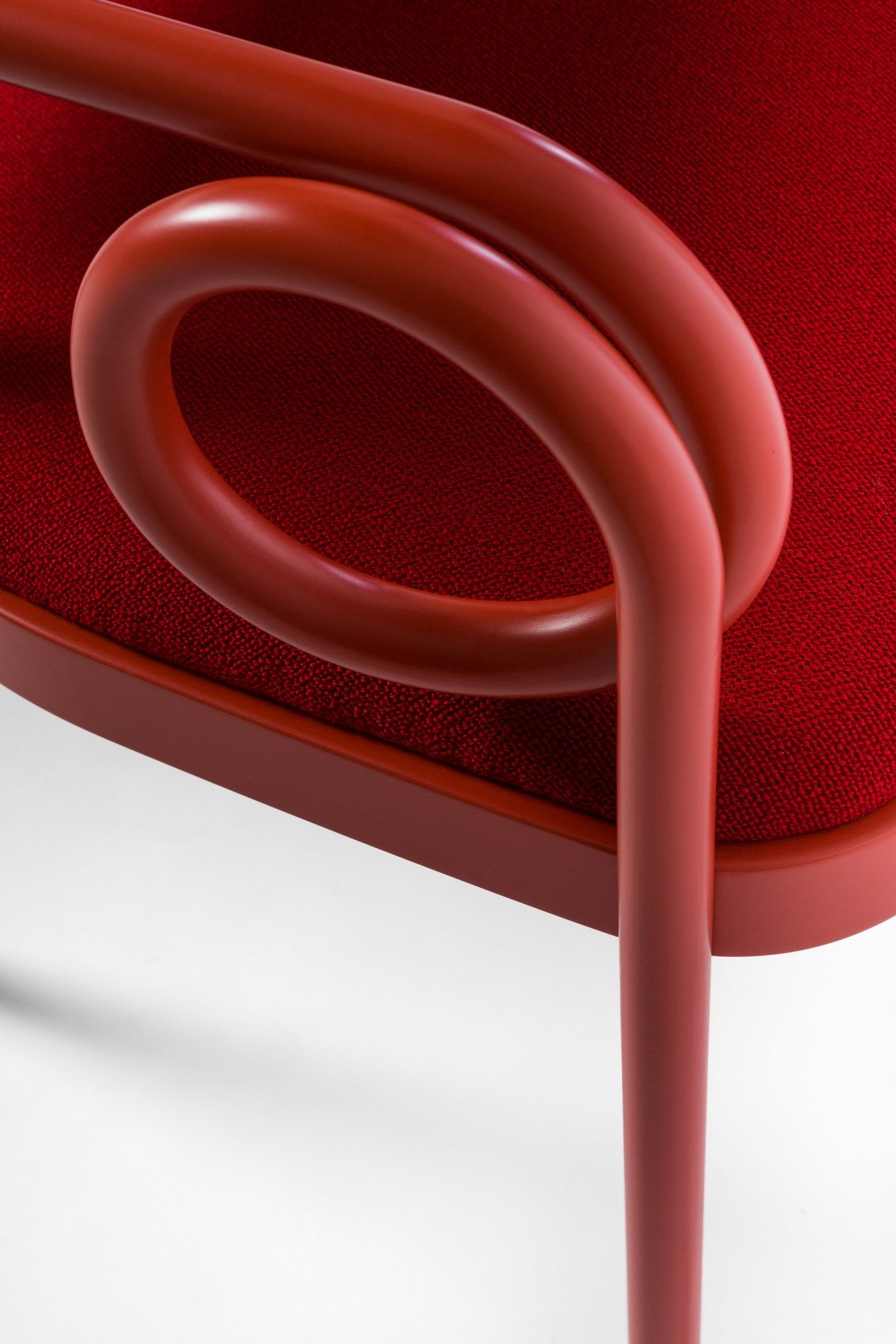 Кресло с подлокотниками из гнутого дерева и ткани Wiener GTV Design Loop ARCH-00112872 - Вид №3