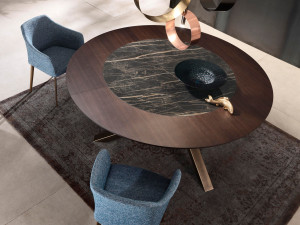 Фиксированный стол с деревянной столешницей и керамической вставкой