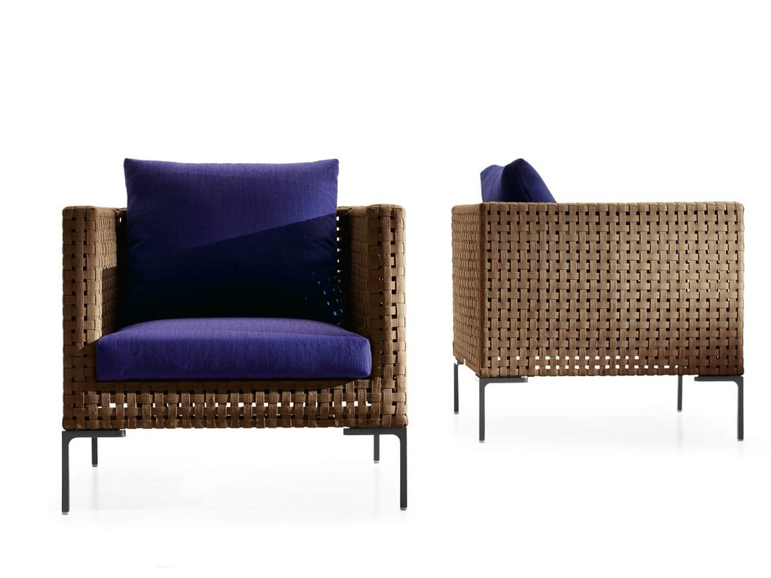 Полипропиленовое садовое кресло с подлокотниками B&B Italia Outdoor Charles ARCH-00023612