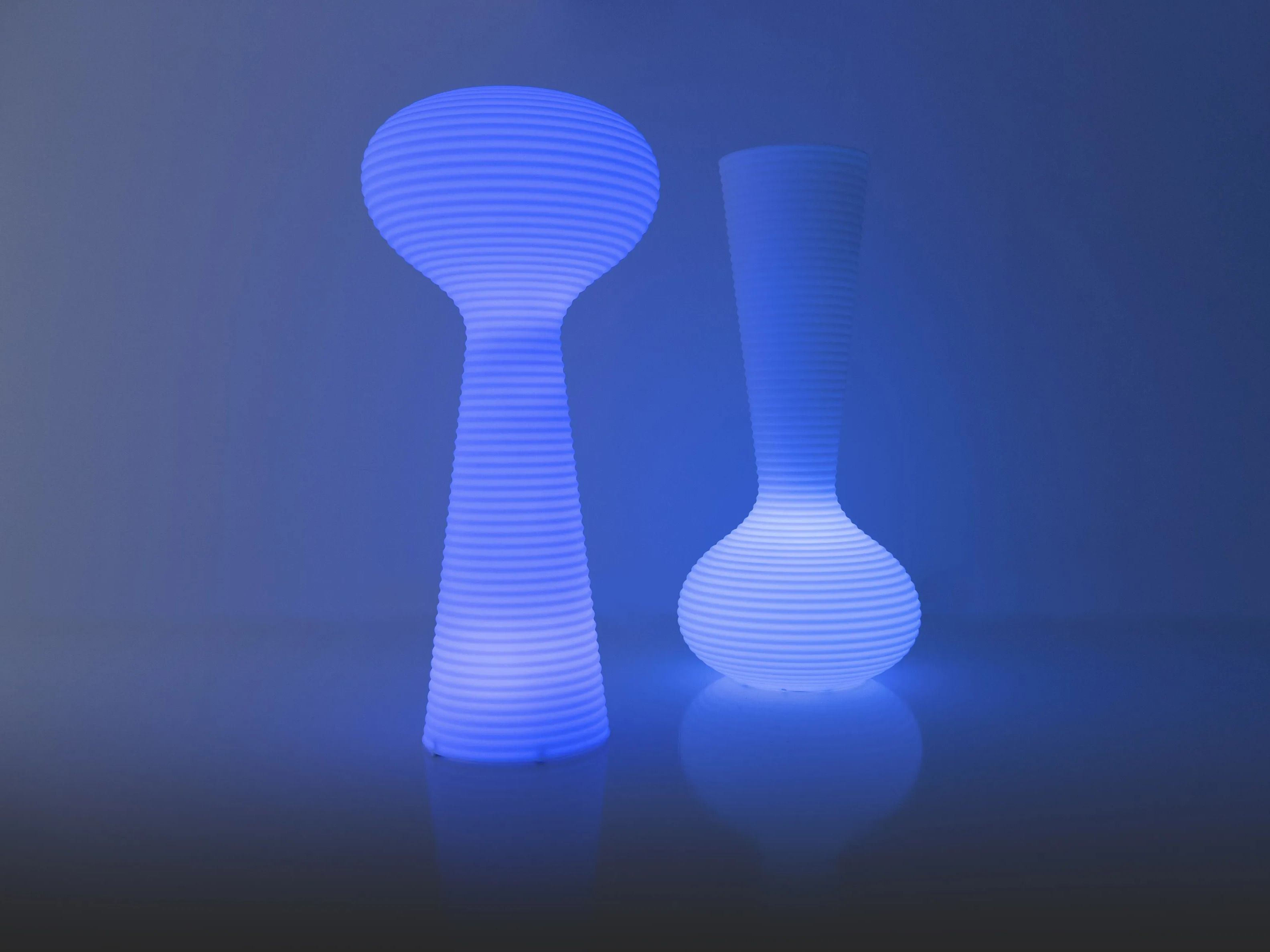 Высокий яркий пластиковый садовый горшок Vondom ARCH-00119034 - Вид №6