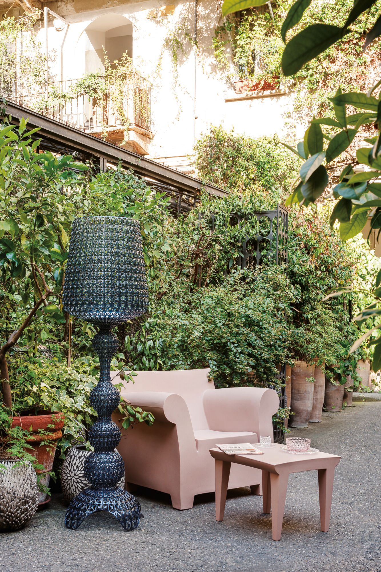 Полиэтиленовое садовое кресло с подлокотниками Kartell Bubble ARCH-00137531 - Вид №9