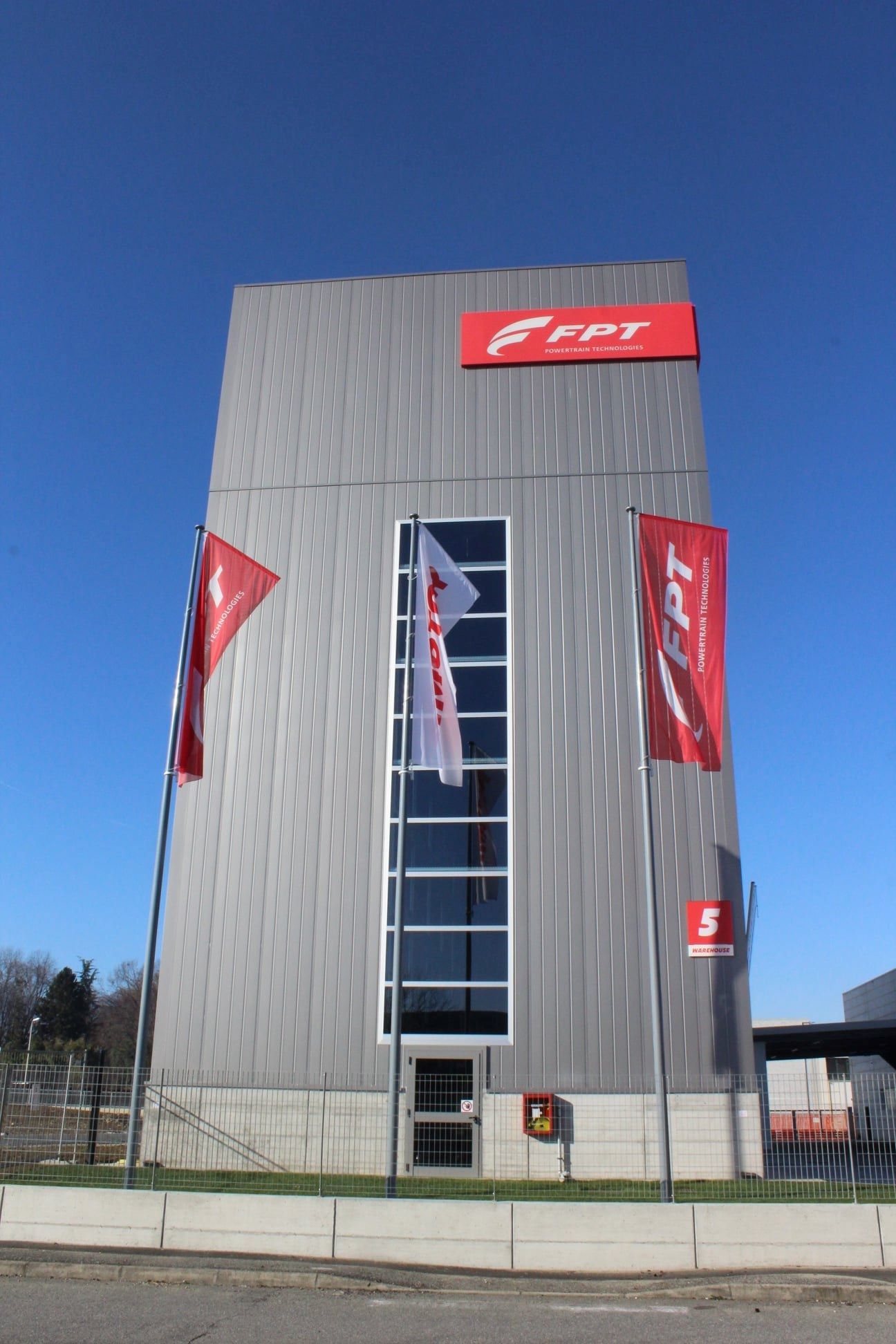 Изолированная металлическая панель для фасада ELCOM SYSTEM ТЕРМОПАРЕТЫ® ARCH-00037807 - Вид №13