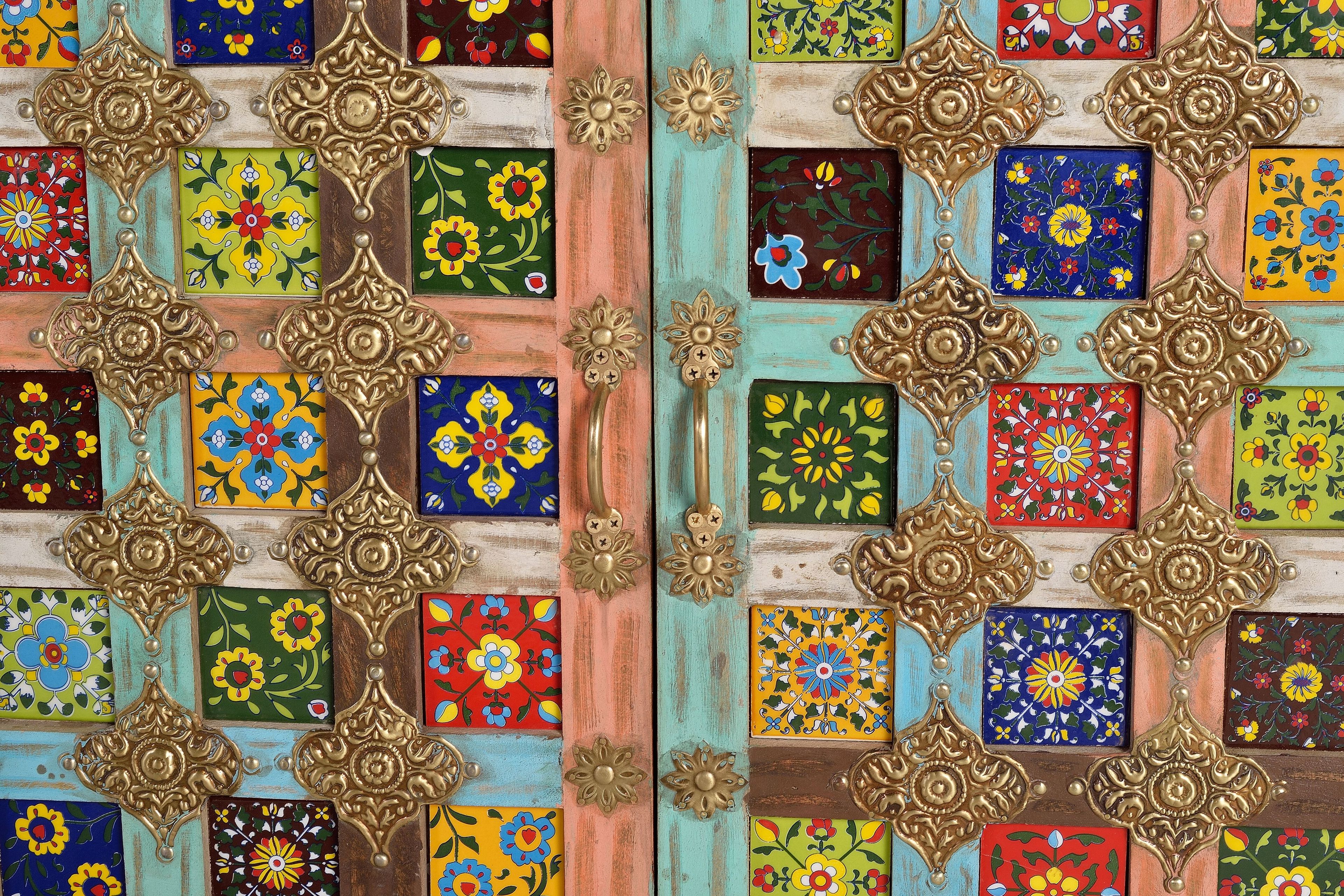 Манго Madia с распашными дверями Giner y Colomer 1206 ARCH-00043904 - Вид №4