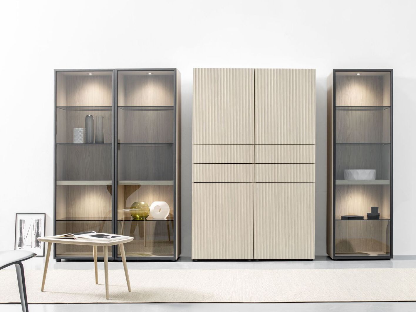 Витрина со встроенным освещением Sudbrock Möbelhandwerk куб ARCH-00109853