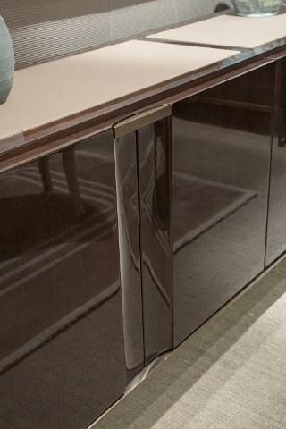 HUGUES CHEVALIER Комод деревянный с распашными дверцами Paris sun-id-1438663 - Вид №4