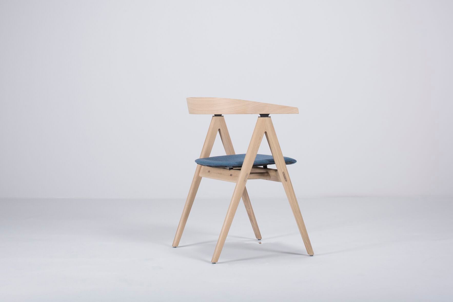 Мягкий стул с открытой спинкой Gazzda Ava ARCH-00071806 - Вид №10