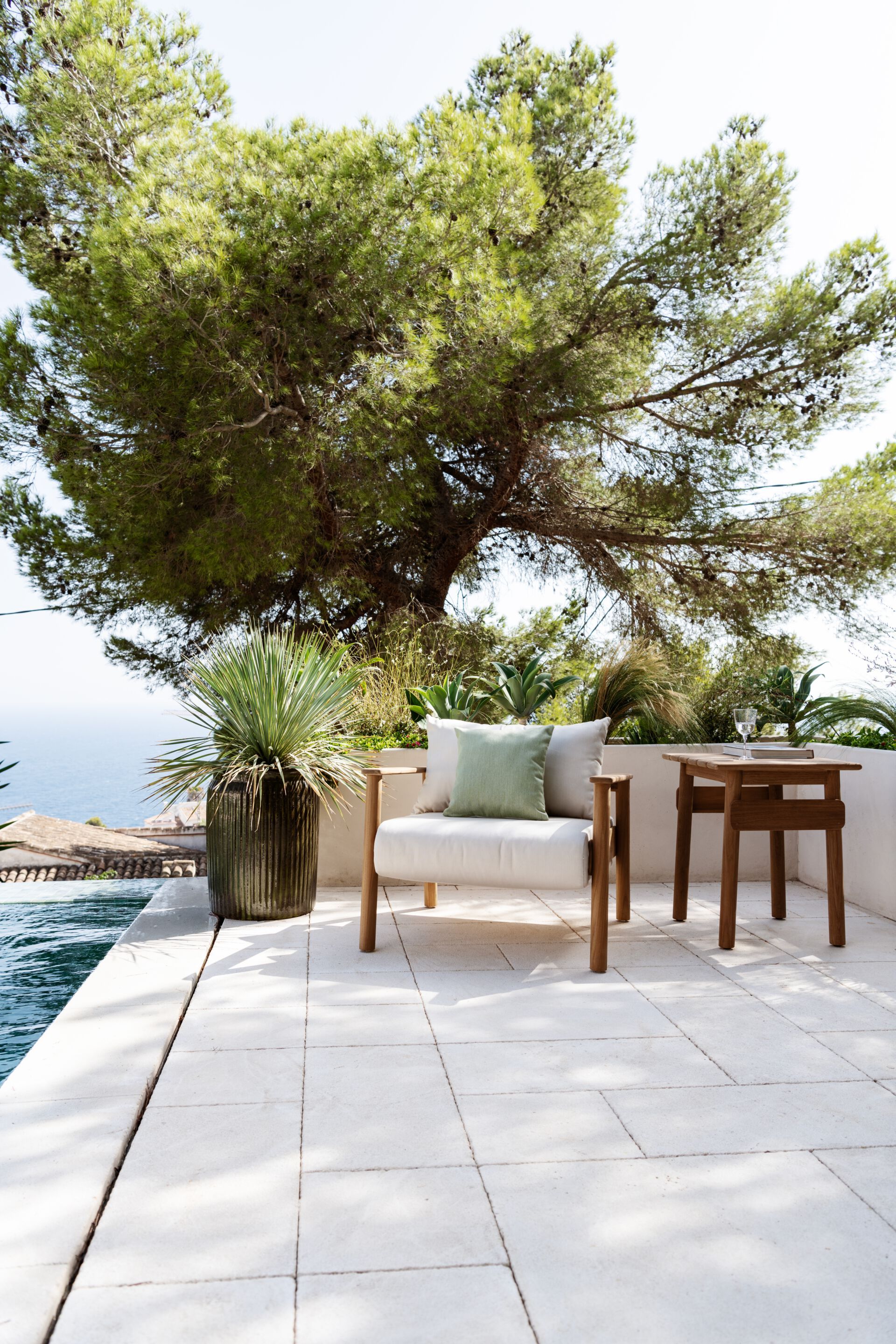 Садовое кресло из тикового дерева с подушками Sunbrella FJAKA Pomalo ARCH-00125828 - Вид №7