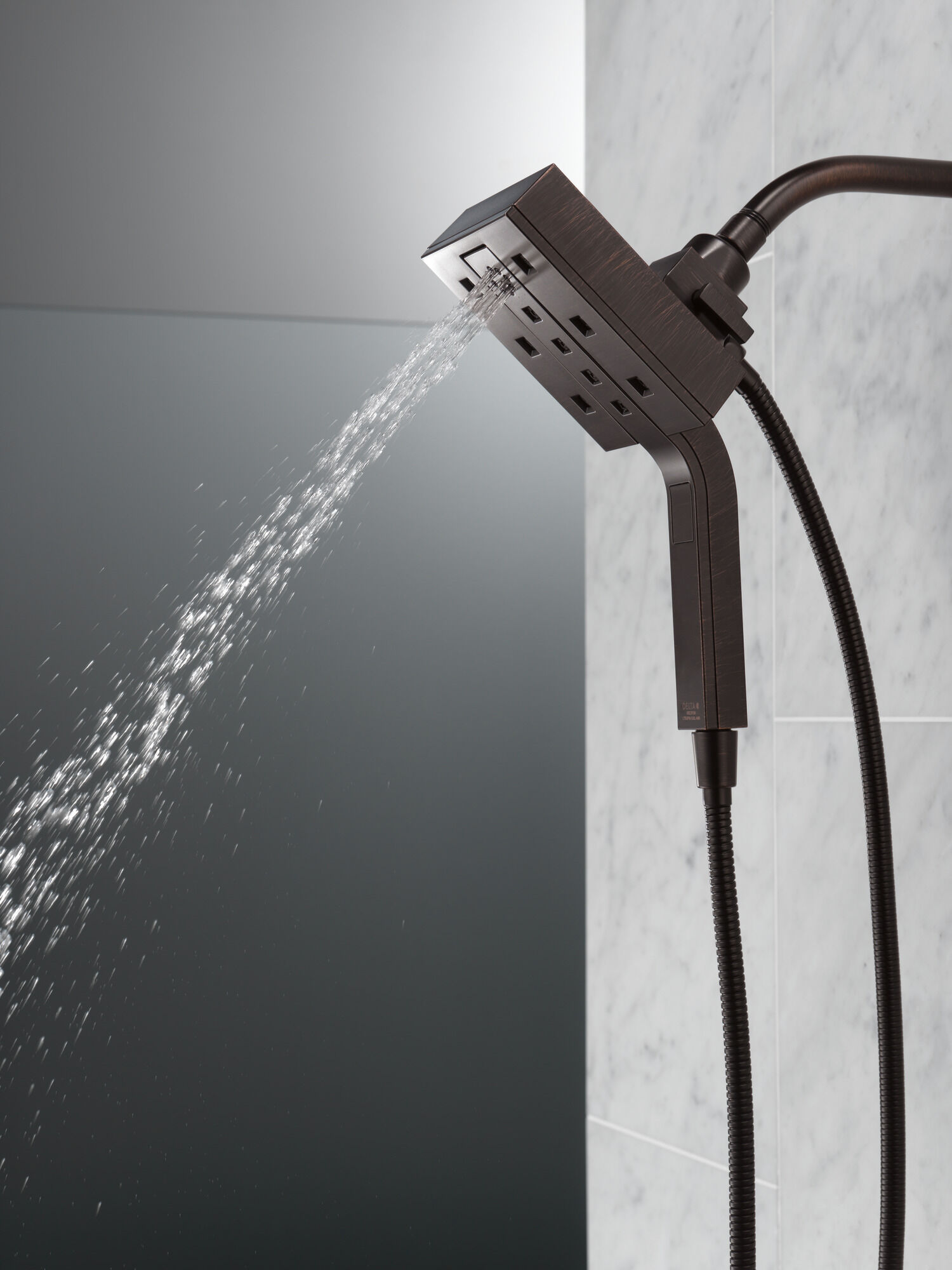 58473-RB H2Okinetic® In2ition® Душ два в одном с 4 настройками Delta Faucet Universal Showering Венецианская бронза  - Вид №17
