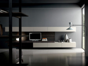 Оборудованная деревянная стена с подставкой для телевизора