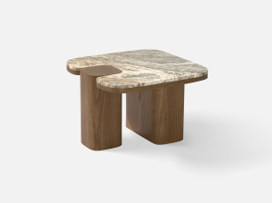 Квадратный журнальный столик с деревянной основой и мраморной или деревянной столешницей