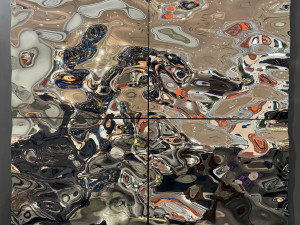 Декоративный предмет из зеркального стекла