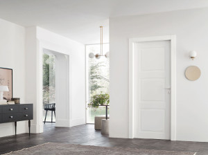 Деревянные распашные двери