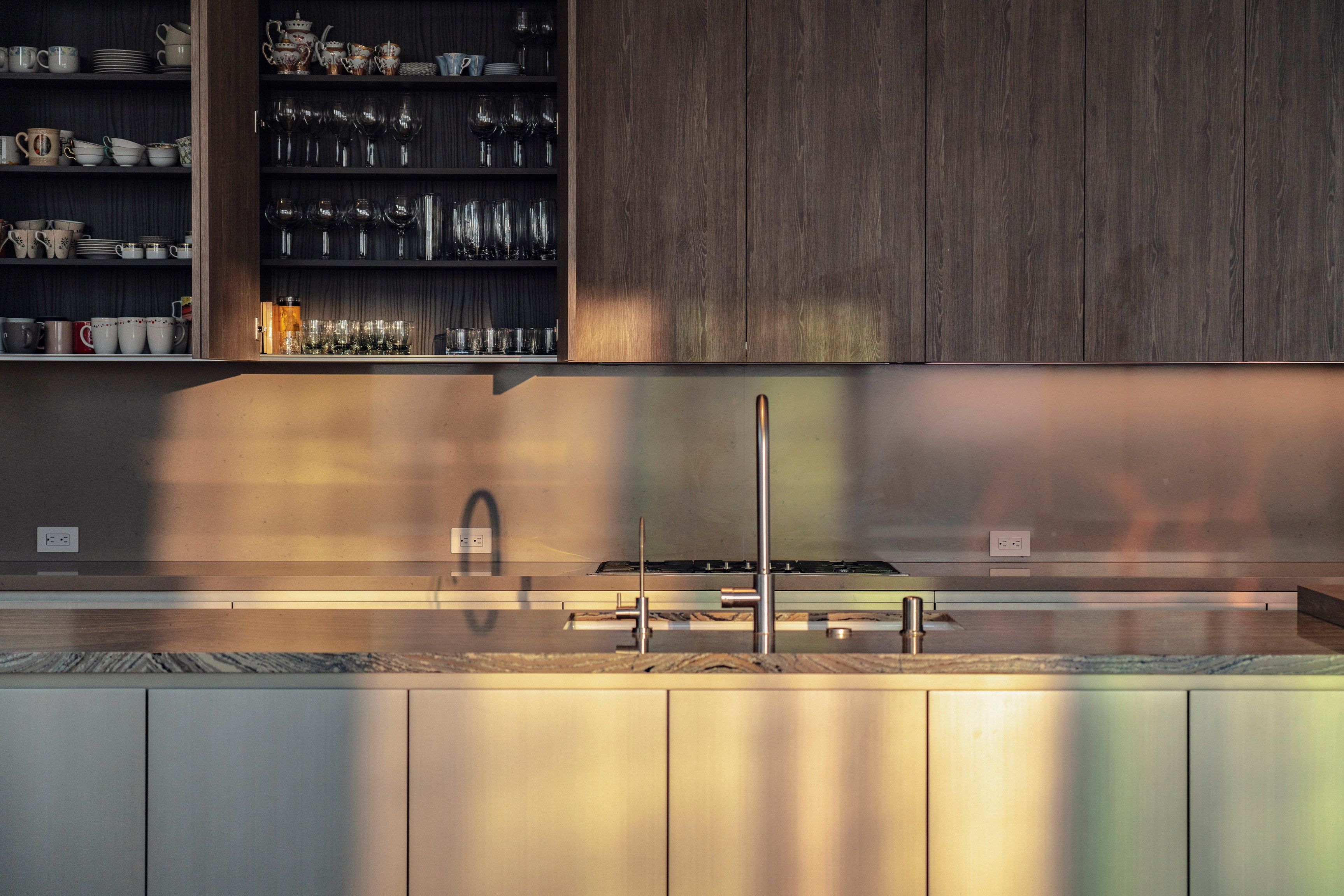 Двусторонняя линейная кухня с островом и соседним столом TM Italia Cucine ARCH-00018862 - Вид №2