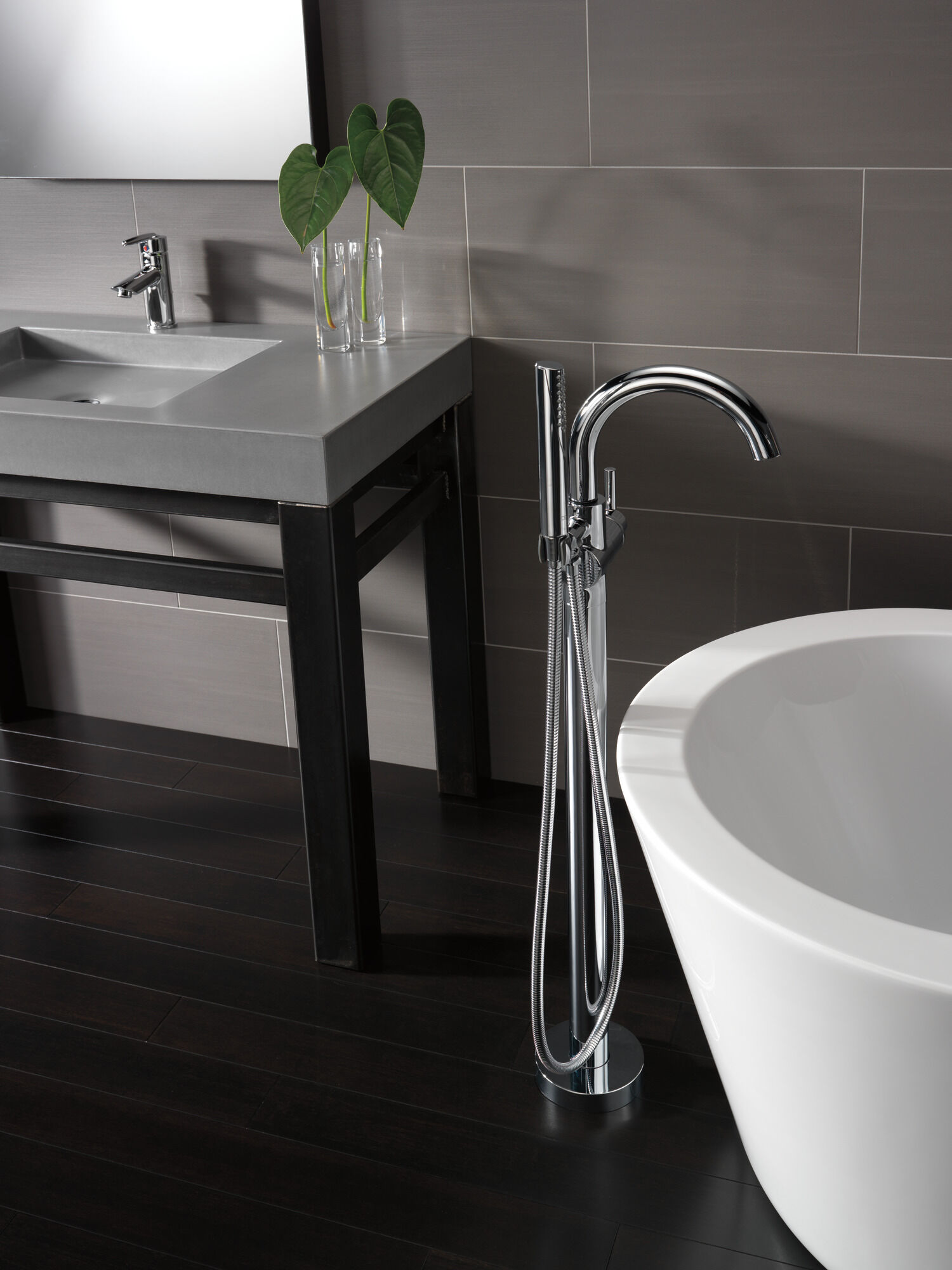 T4759-FL Напольная накладка для ванны с одной ручкой и ручным душем Delta Faucet Delta Хром - Вид №7