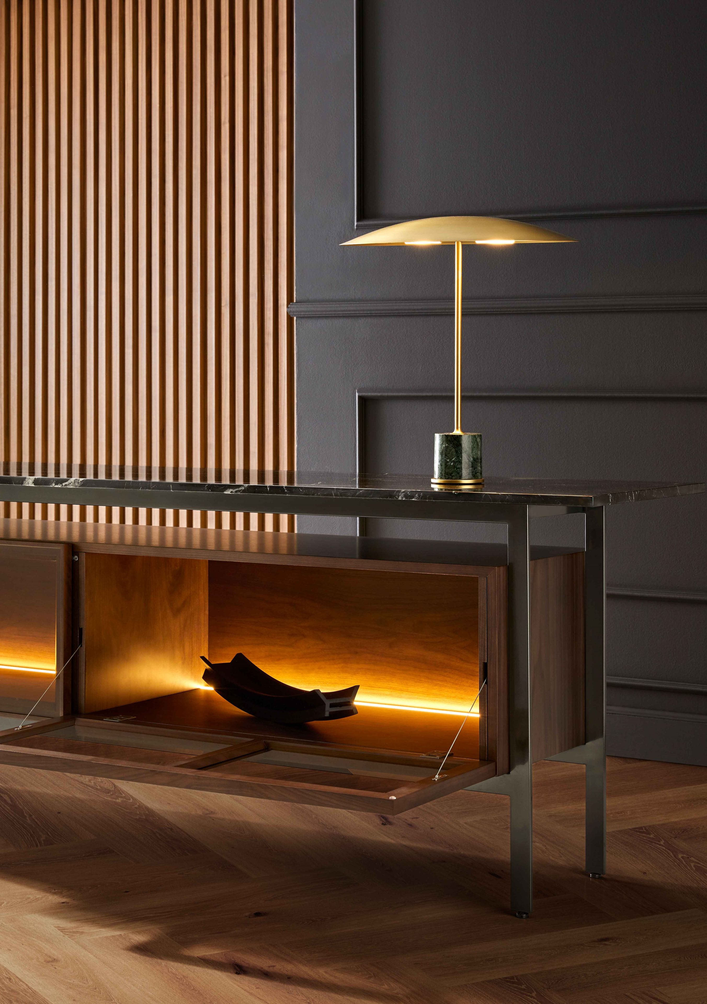 Шкаф из дерева и стекла с откидными дверями Punt Чикаго ARCH-00074008 - Вид №24