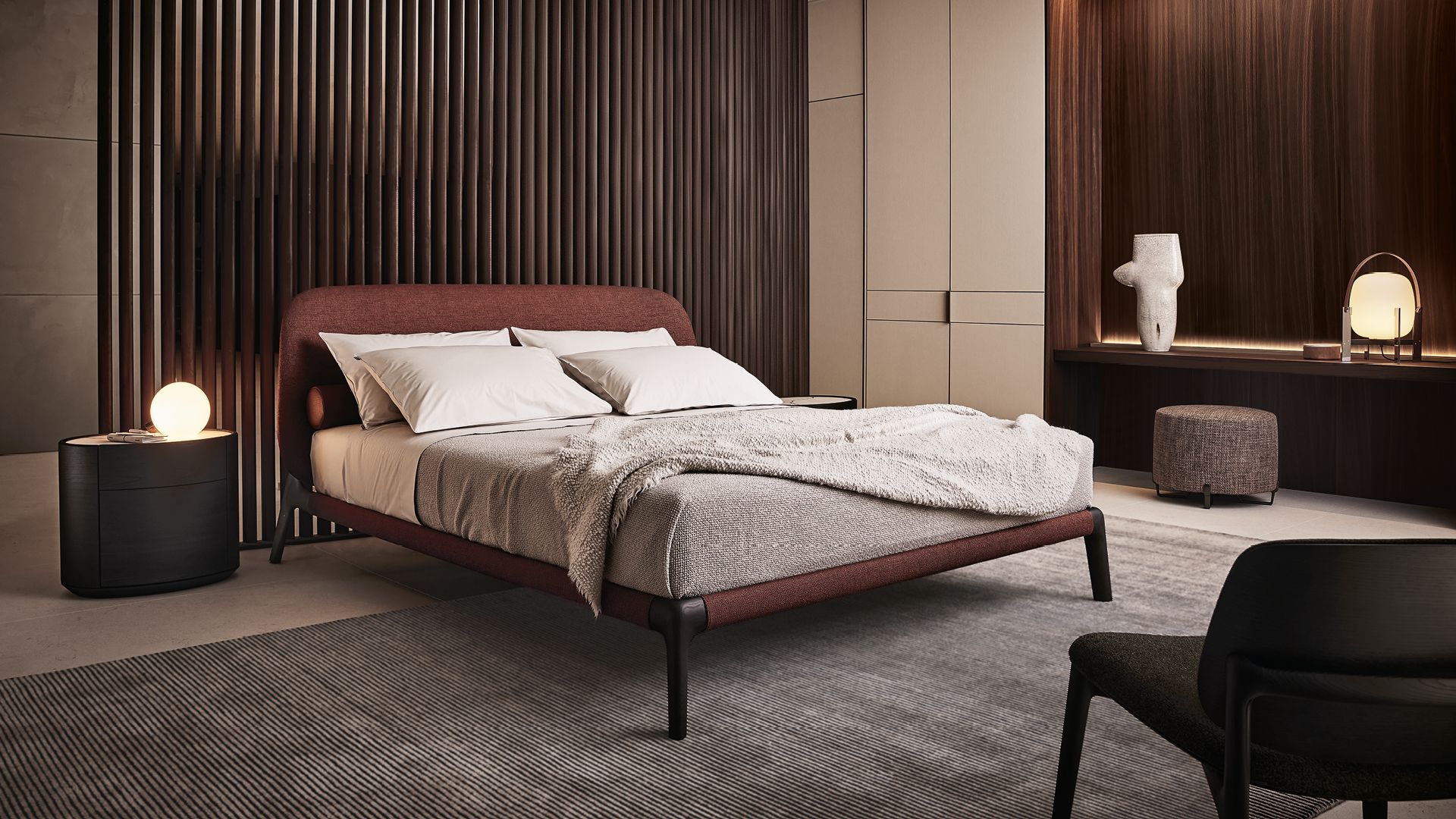 Двуспальная кровать из ткани с мягким изголовьем Poliform Curve ARCH-00108848 - Вид №1