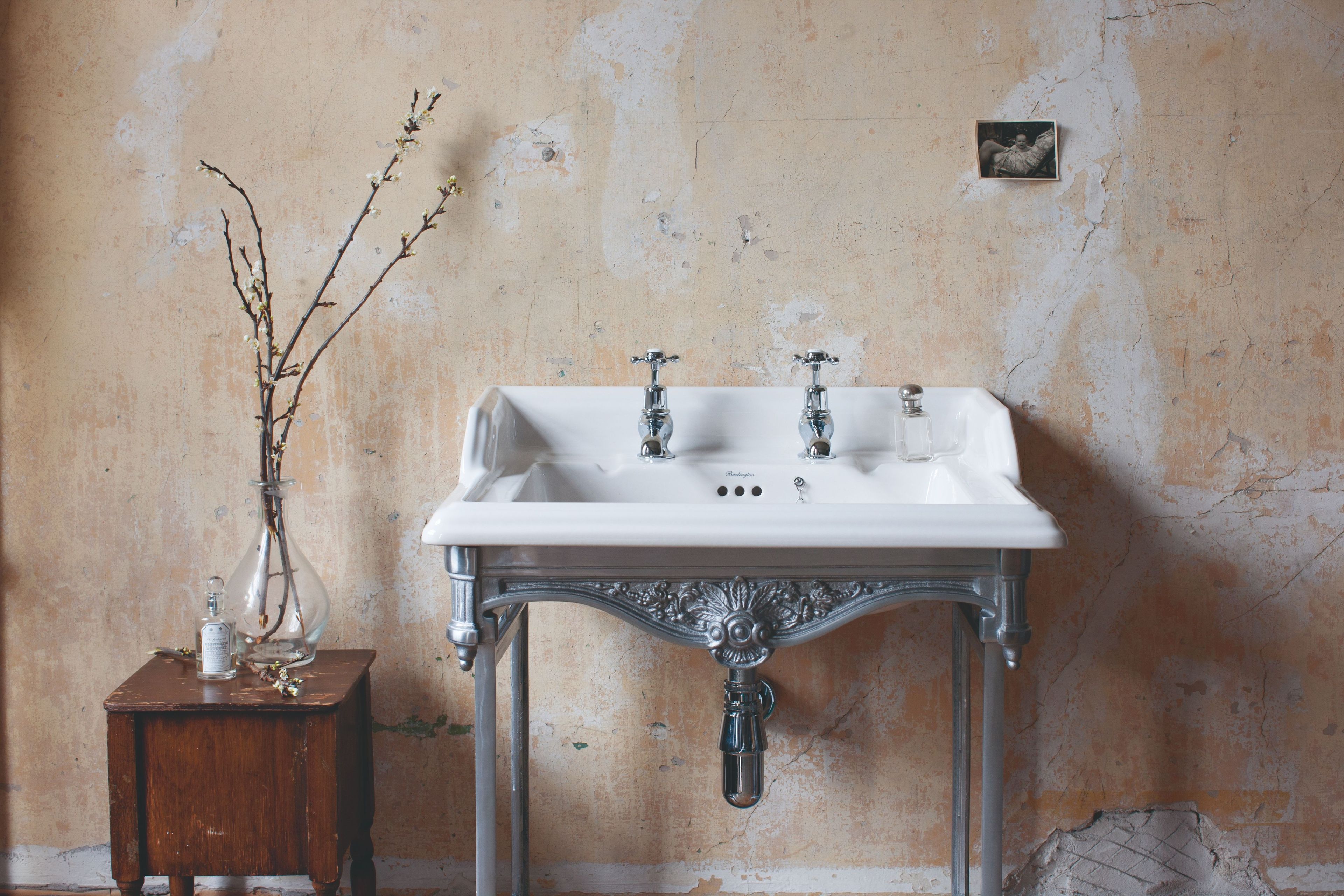 Раковина из керамических материалов с переливом Burlington Классическая ARCH-00092693 - Вид №1