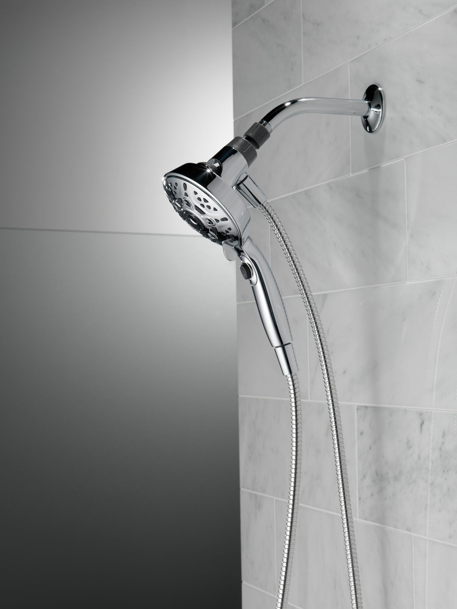 75707 Ручной душ SureDock ™ с 7 настройками Delta Faucet Delta Хром - Вид №20