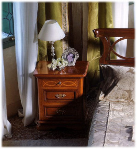 Тумбочка  CASTELLAN GH 552